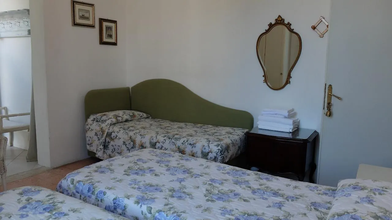 Villa La Fonte Marina di Pietrasanta 2*,