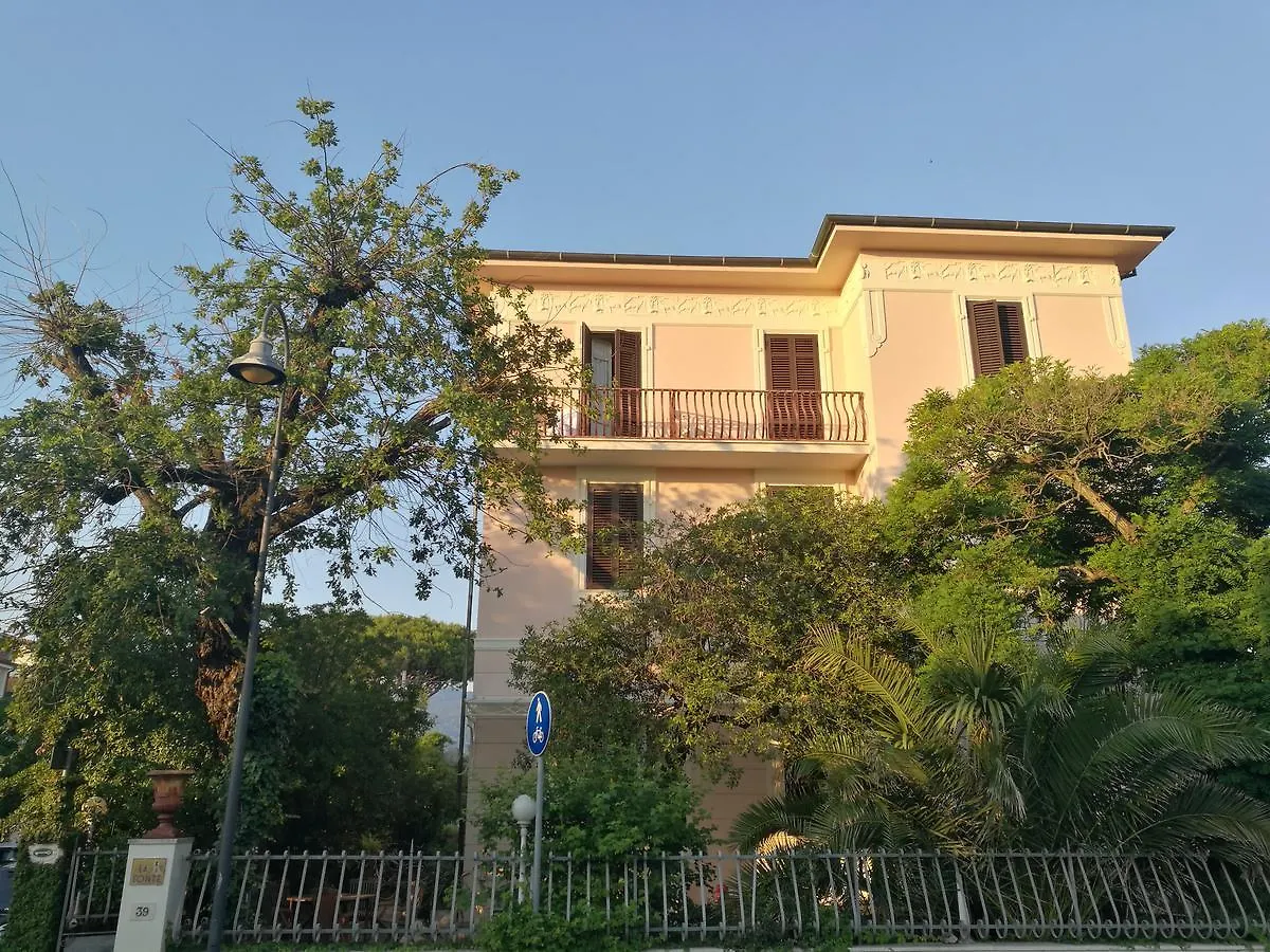 Villa La Fonte Marina di Pietrasanta Italy