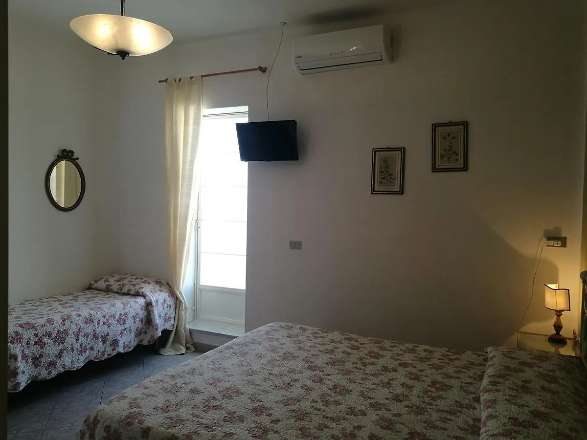 Villa La Fonte Marina di Pietrasanta 2*,  Italy