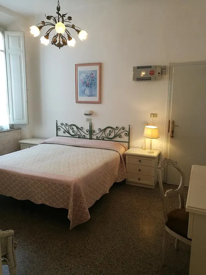 ** Hotel Villa La Fonte Marina di Pietrasanta Italy